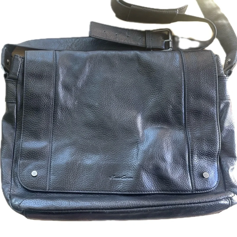 KENNETH COLE | Pebble Grain Leather Foldover Messenger Briefcase Crossbody Bag_16